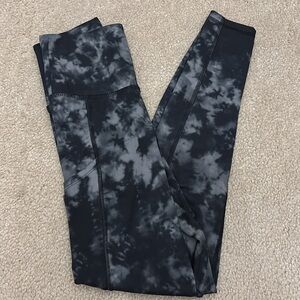 American Eagle The Everything Womens Pocket Leggings Camo - Size XS Short